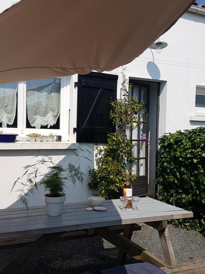 Gite Les Petits Poissons Verts Et Massages La Jarrie 外观 照片